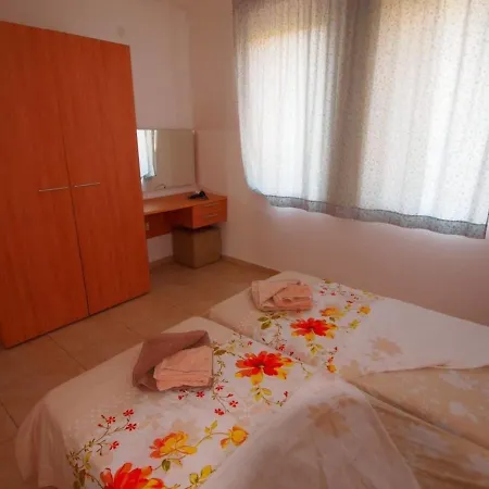 Sea View 2 Bed At Apartment